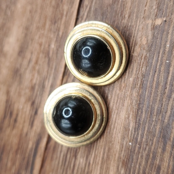 E804 monet clip on vintage collectible‎ earrings - Picture 1 of 2
